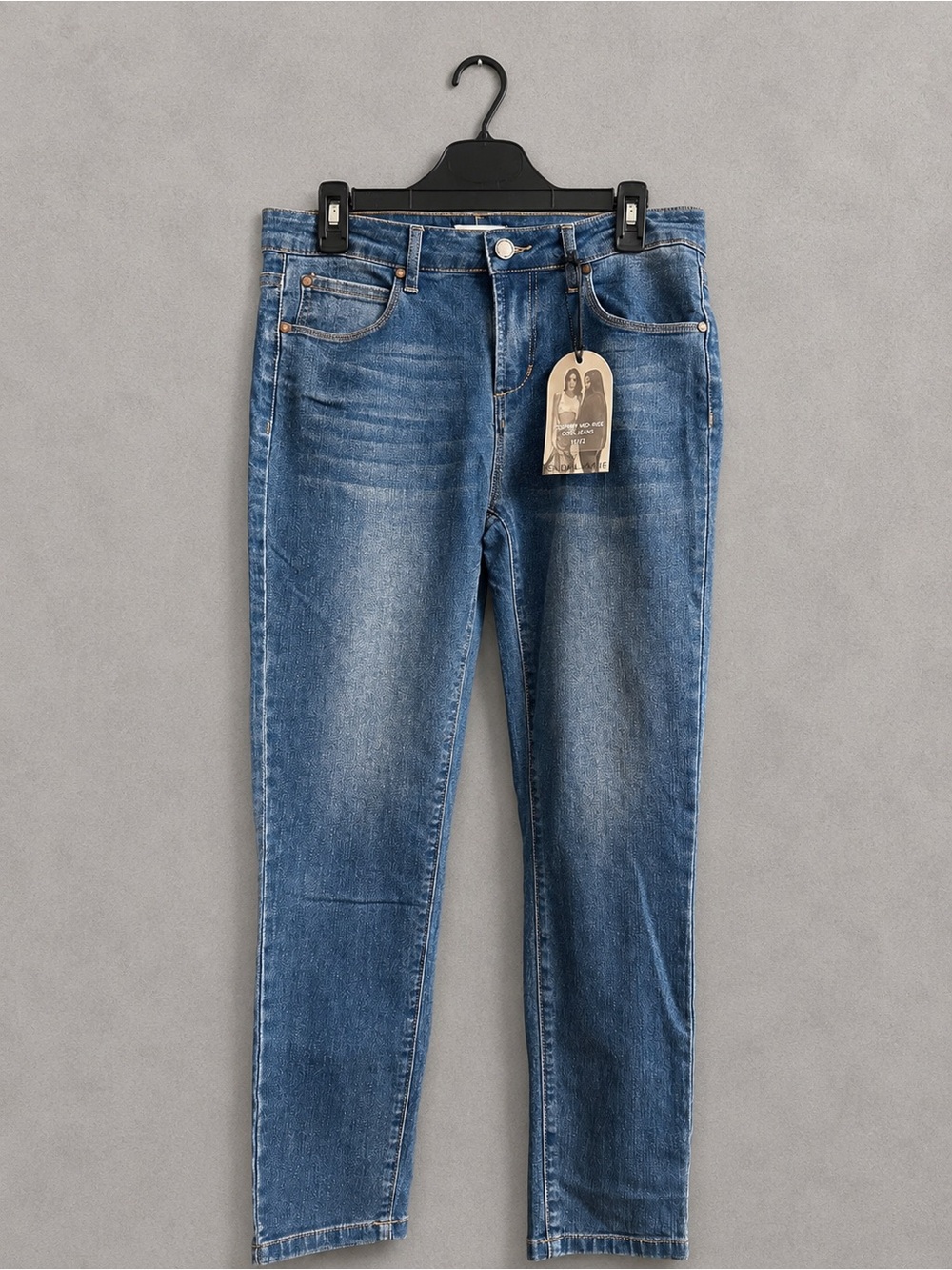 Kendall & Kylie Kontent Mid-Rise Crop Jeans – NWT – Size 11/12